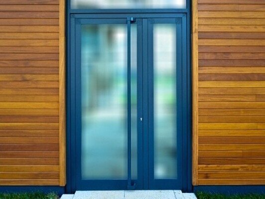 Reasons to upgrade your entrance doors to Aluminium uai