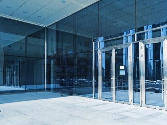Difference between Curtain Walls and Storefronts uai